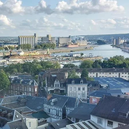 : Vue Panoramique Sur La Seine Avec Parking Apartment *