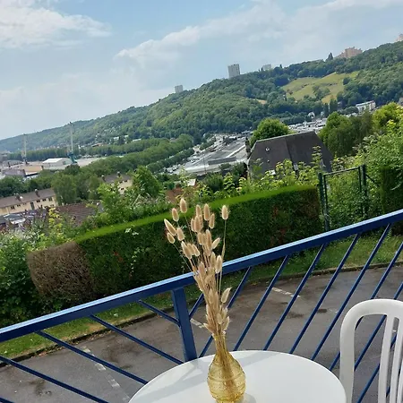 Apartment : Vue Panoramique Sur La Seine Avec Parking Rouen